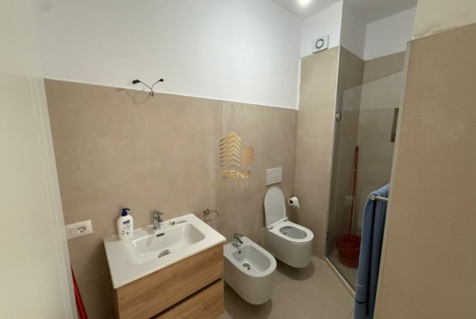 Tirane, jepet me qera apartament 2+1+Ballkon Kati 5, 100 m² 650 € (Rruga Besa)