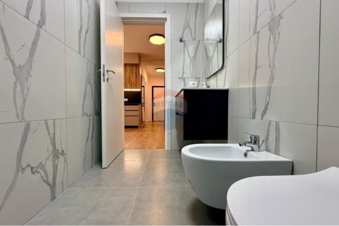 Tirane, jepet me qera apartament 1+1+Ballkon , 77 m² 600 € 