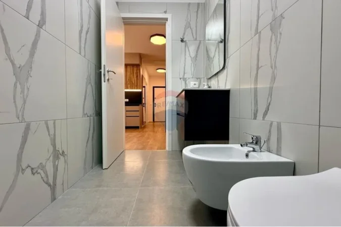Tirane, jepet me qera apartament 1+1+Ballkon , 77 m² 600 € 