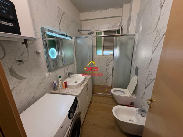 Vlore, shitet apartament 2+1+Ballkon Kati 3, 102 m² 165.000 € (Rruga Hasan Kushta)