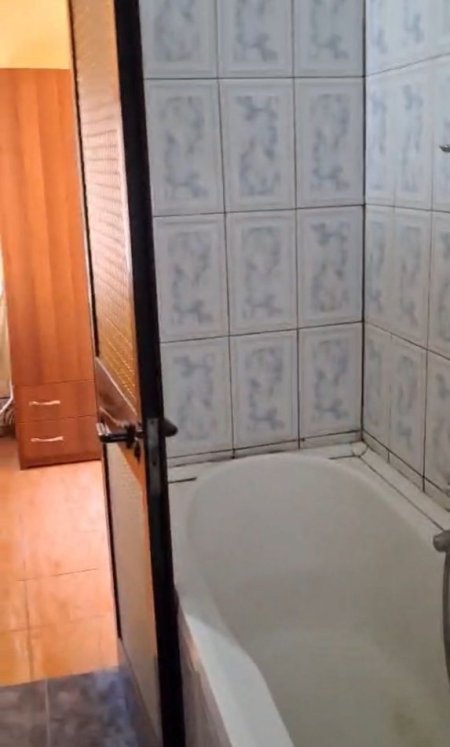 Tirane, jepet me qera garsonier 1+1 Kati 1, 35 m² 270 € (Don Bosko)