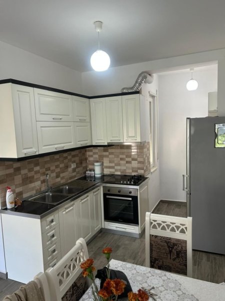 Durres, jepet me qera apartament 2+1+Ballkon Kati 2, 80 m² (Gjiri i Lalzit)