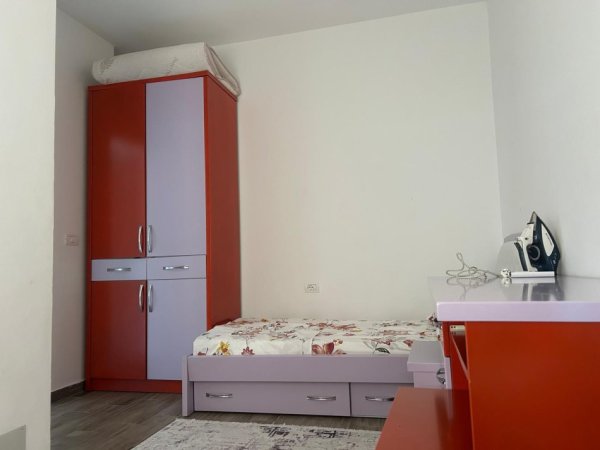 Durres, jepet me qera apartament 2+1+Ballkon Kati 2, 80 m² (Gjiri i Lalzit)
