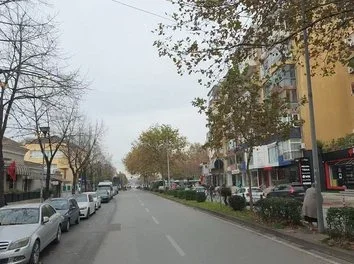 Tirane, jepet me qera dyqan Kati 0, 30 m² 400 € (Vasil Shanto)