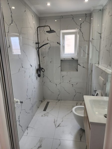 Tirane, shitet apartament 1+1 ne Porcelan , Kati 4, 51 m² 95.000 €