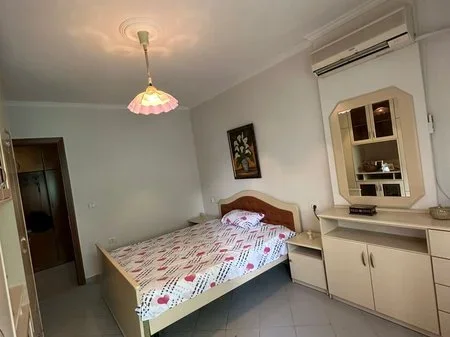 Tirane, shitet apartament 2+1 Kati 5, 75 m² 155.000 € (Komuna e Parisit)