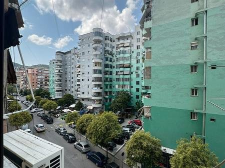 Tirane, shitet apartament 2+1 Kati 5, 75 m² 155.000 € (Komuna e Parisit)