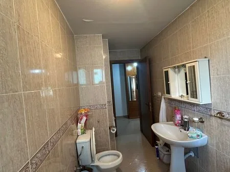 Tirane, shitet apartament 2+1 Kati 5, 75 m² 155.000 € (Komuna e Parisit)