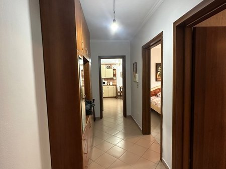 Tirane, shitet apartament 2+1 Kati 5, 75 m² 155.000 € (Komuna e Parisit)
