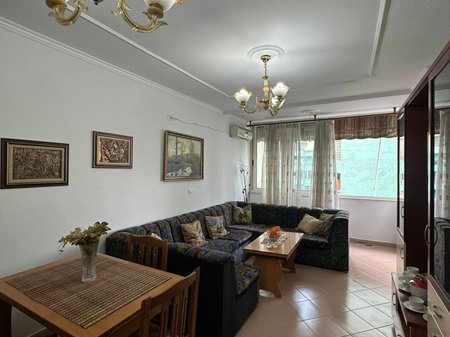 Tirane, shitet apartament 1+1 Kati 5, 75 m² 155.000 € (Komuna Parisit)