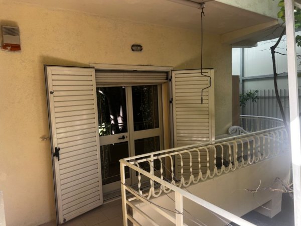 Tirane, jepet me qera apartament 1+1+Ballkon Kati 2, 45 m² 450 € (Qytet Studenti)