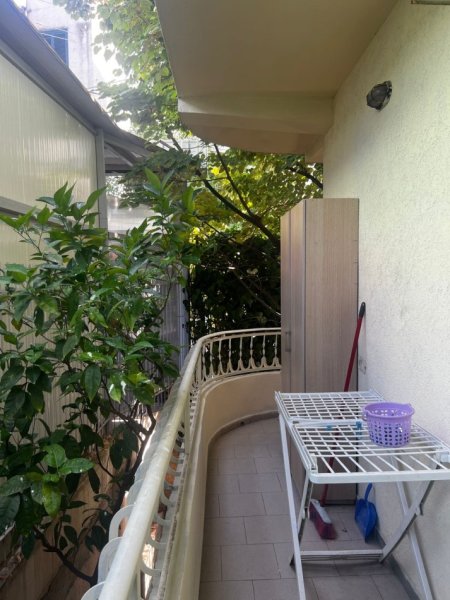 Tirane, jepet me qera apartament 1+1+Ballkon Kati 2, 45 m² 450 € (Qytet Studenti)