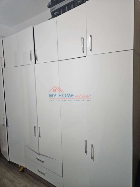 Tirane, jepet me qera apartament 1+1+Ballkon Kati 8, 70 m² 550 € (ASL)