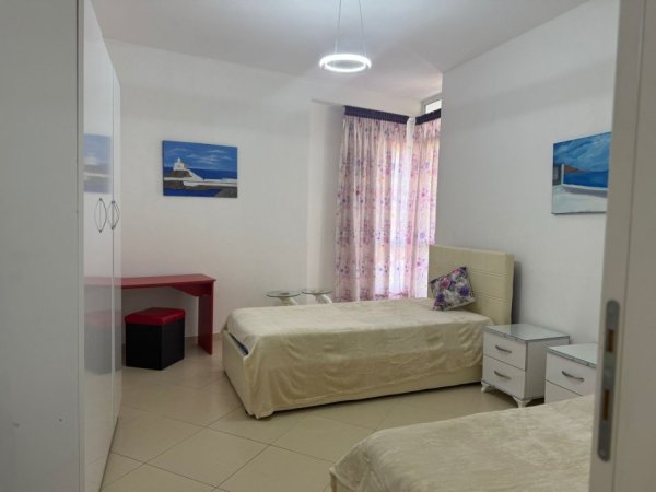 Tirane, jepet me qera apartament 2+1 Kati 3, 82 m² 600 € 