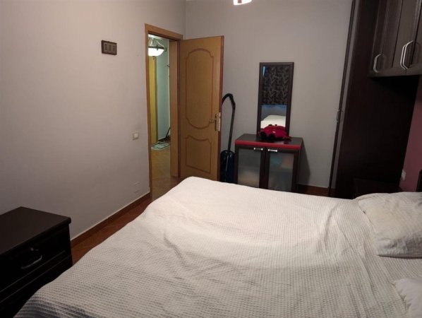 Tirane, jepet me qera apartament 1+1 Kati 2, 70 m² 540 € (Prane kompleksit Square 21, rruga Shefqet Musaraj, tek Xhangolli,)