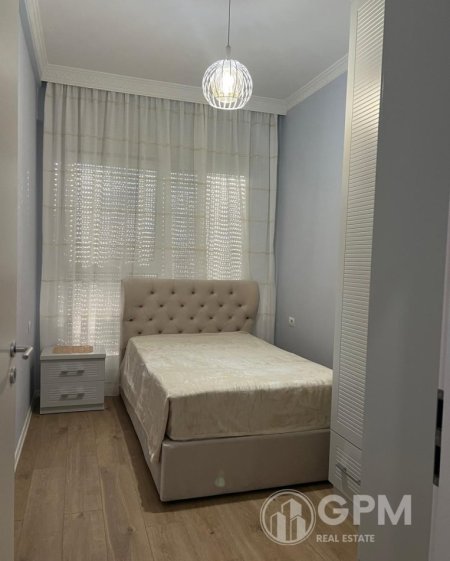 Tirane, jepet me qera apartament 2+1 Kati 4, 93 m² 750 € 