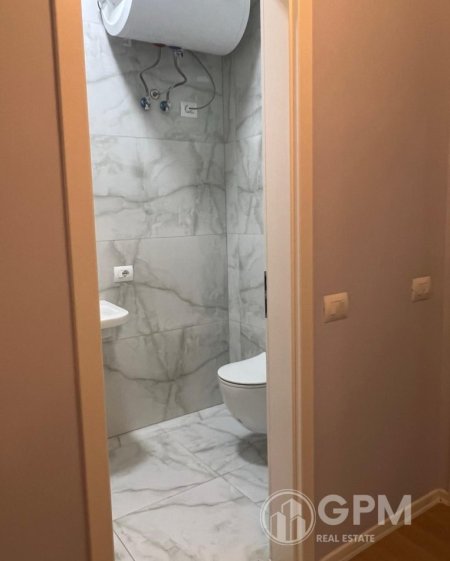Tirane, jepet me qera apartament 2+1 Kati 4, 93 m² 750 € 