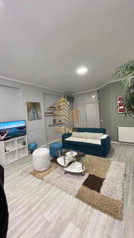 Tirane, jepet me qera apartament 1+1+Ballkon Kati 3, 70 m² 650 € (Komuna e Parisit)