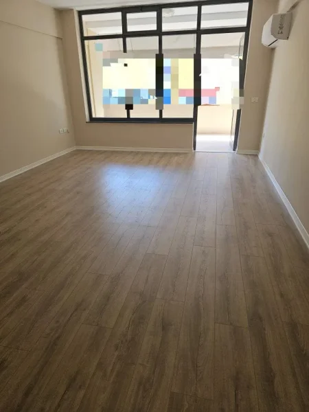 Tirane, jepet me qera zyre Kati 4, 130 m² 1.300 € (Ne Qender, prane Hotel Opera,)