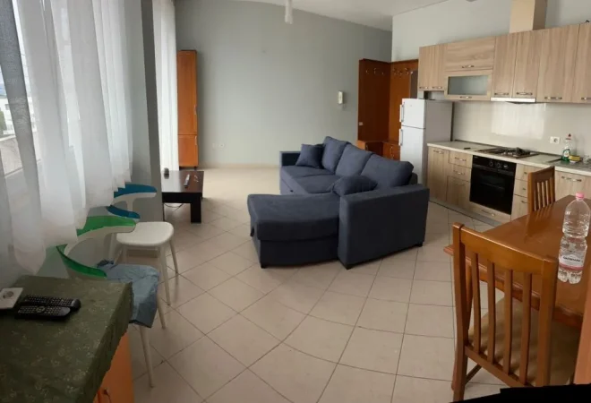 Tirane, jepet me qera apartament 1+1 , 65 m² 400 € (Ali Demi)