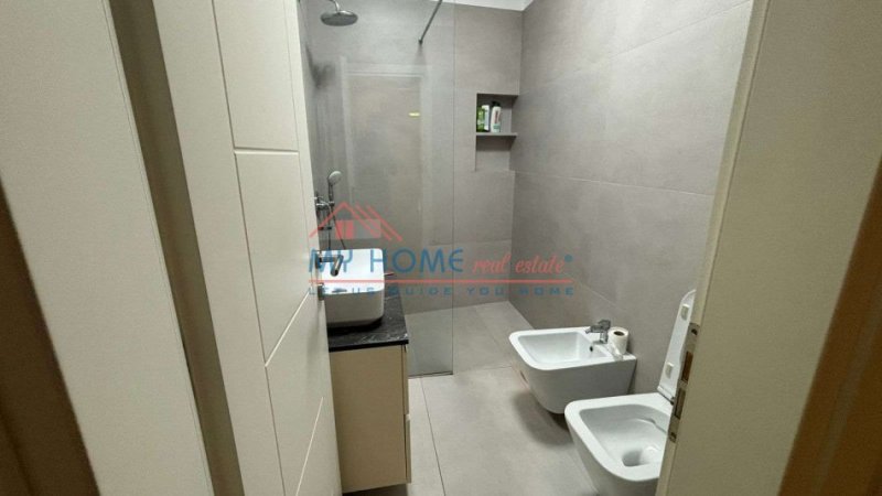 Tirane, jepet me qera apartament 2+1+Ballkon Kati 6, 103 m² 650 € (5 Maji)