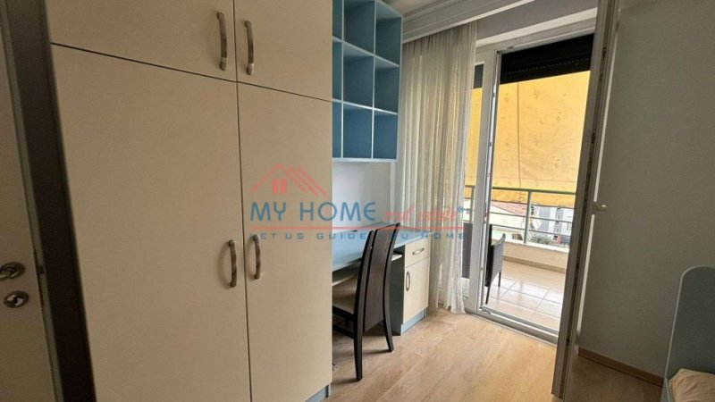 Tirane, jepet me qera apartament 2+1+Ballkon Kati 6, 103 m² 650 € (5 Maji)
