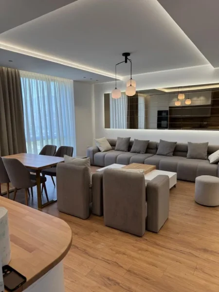 Tirane, jepet me qera apartament 1+1 Kati 6, 76 m² 700 € (Tek Bulevardi i Ri, rruga Filip Jano, Kompleksi Marga 2,)