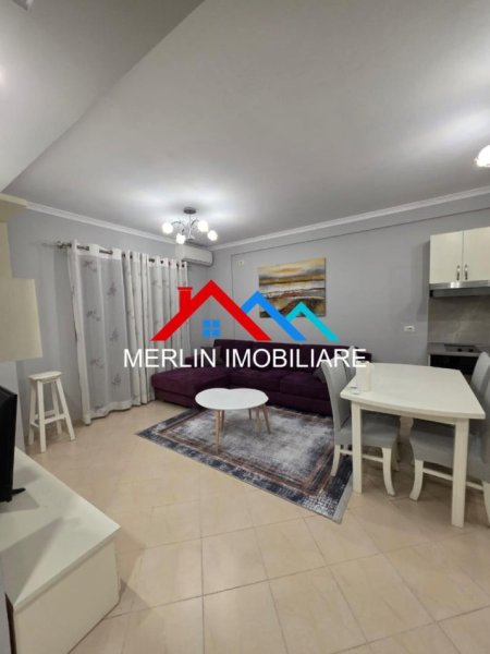 Tirane, jepet me qera apartament 2+1+Ballkon Kati 8, 93 m² 500 € (RRUGA 3 DESHMORET,YZBERISHT)