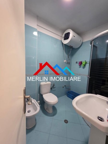 Tirane, jepet me qera apartament 2+1+Ballkon Kati 8, 93 m² 500 € (RRUGA 3 DESHMORET,YZBERISHT)