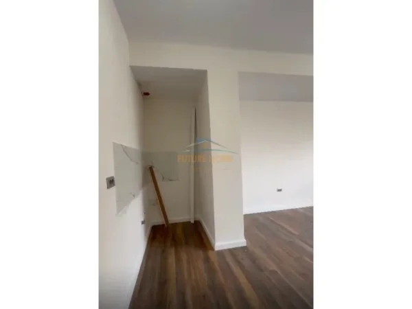 SHITET APARTAMENT 1+1 NE XHAMLLIK RRUGA ARKITEKT SINANI