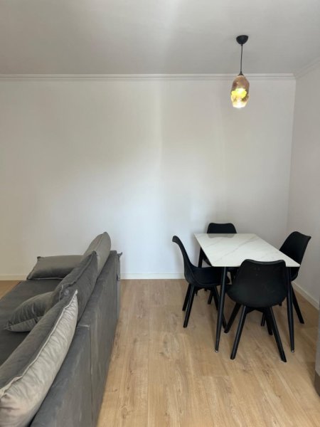 Tirane, jap me qera apartament 2+1+Ballkon Kati 2, 82 m² 950 € (fortuzi)