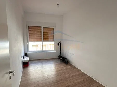 Shqiperi, shitet apartament 2+1+Ballkon Kati 2, 91 m² 130.000 € (Ali Demi)