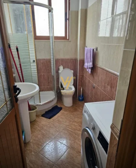 Tirane, jepet me qera apartament 3+1 Kati 2, 85 m² 550 € SELITE
