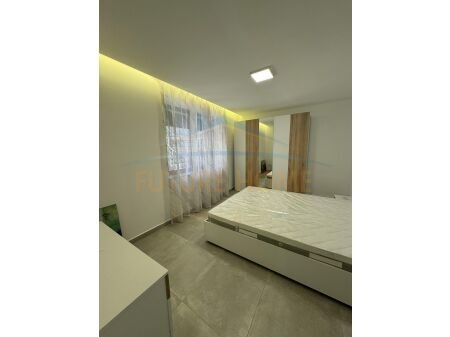 Tirane, jepet me qera apartament 1+1 Kati 1, 45 m² 450 € 