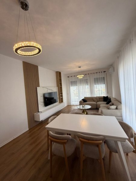 Tirane, jepet me qera apartament 2+1+Ballkon Kati 7, 100 m² 800 € (Kompleksi Erli)