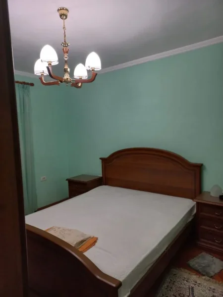 Tirane, jepet me qera apartament 2+1+Ballkon Kati 2, 59 m² 600 € (RRUGA E KAVAJES)