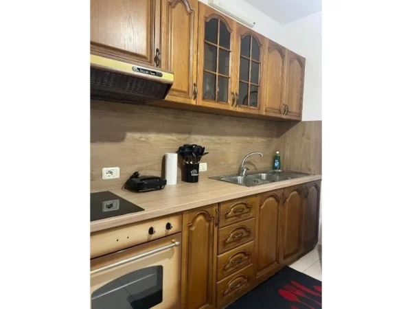 APARTAMENT 1+1 ME QERA , RRUGA ELBASANIT