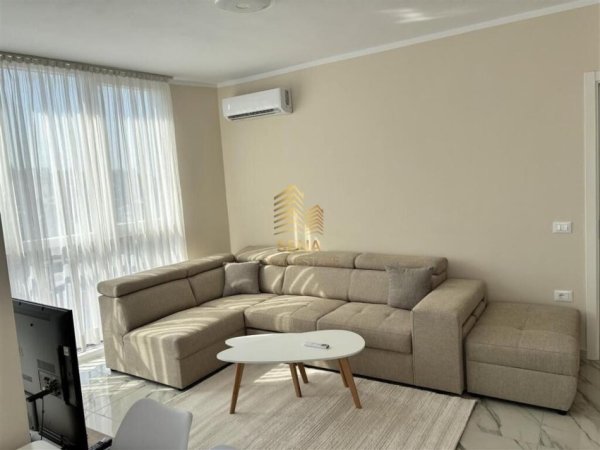 Tirane, jepet me qera apartament 1+1+Ballkon Kati 7, 70 m² 550 € (Perball Kompleksit Grand Gallery)