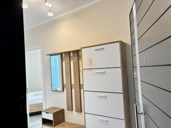 Tirane, jepet me qera apartament 1+1+Ballkon Kati 7, 70 m² 550 € (Perball Kompleksit Grand Gallery)