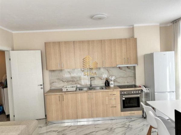 Tirane, jepet me qera apartament 1+1+Ballkon Kati 7, 70 m² 550 € (Perball Kompleksit Grand Gallery)