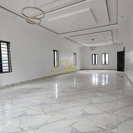 Tirane, jepet me qera ambjent biznesi Kati 2, 80 m² 800 € (RRUGA 5 MAJI)