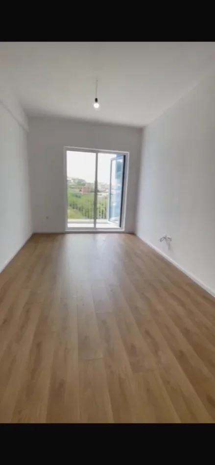Tirane, shitet apartament 1+1 Kati 3, 59 m² 92.000 € (Fresku)