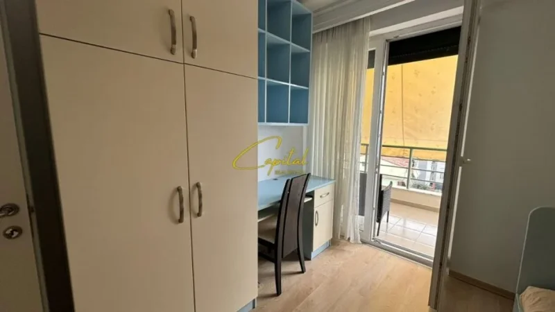 Tirane, jepet me qera apartament 2+1 Kati 6, 85 m² 650 € (RRUGA 5 MAJI)