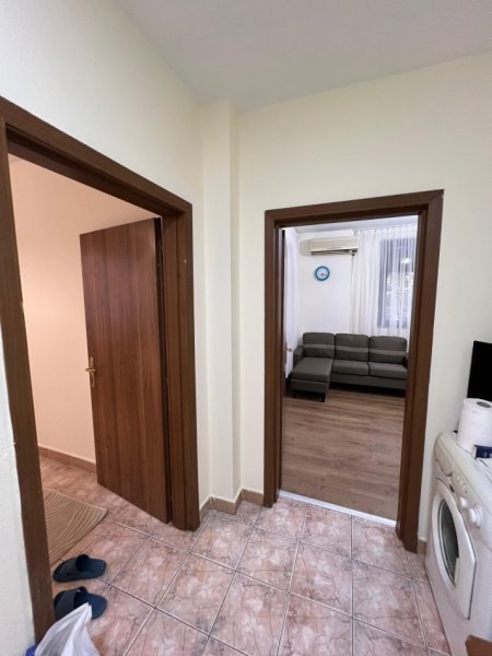 Tirane, jepet me qera apartament 2+1 Kati 1, 68 m² 500 € (Rruga e Fortuzit,perballe Eko Market)