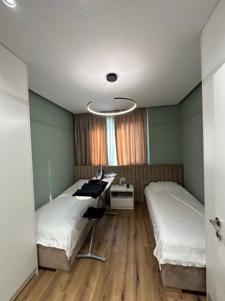 Tirane, jepet me qera apartament 3+1+Ballkon Kati 11, 126 m² 1.100 € (Astir)