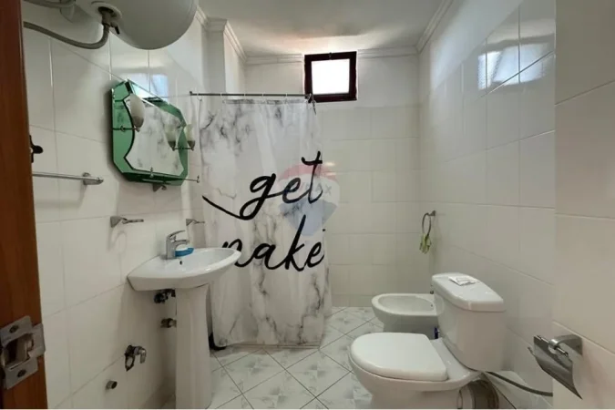 Tirane, shitet apartament 2+1 , 96 m² 130.000 € 