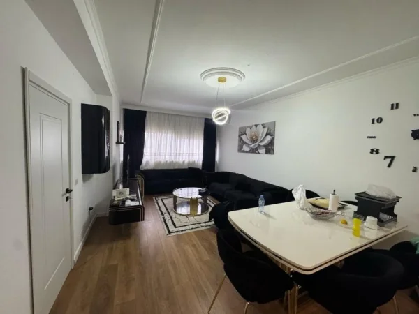 Tirane, shitet apartament 2+1+Ballkon Kati 9, 98 m² 155.000 € (Ne Porcelan, rruga Kongresi i Manastirit, prane UET)