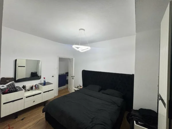 Tirane, shitet apartament 2+1+Ballkon Kati 9, 98 m² 155.000 € (Ne Porcelan, rruga Kongresi i Manastirit, prane UET)