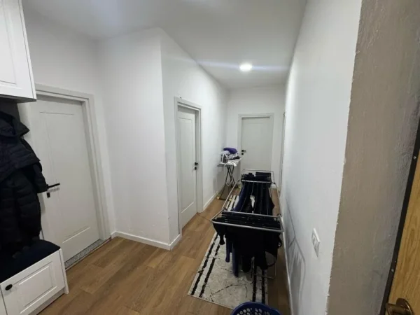 Tirane, shitet apartament 2+1+Ballkon Kati 9, 98 m² 155.000 € (Ne Porcelan, rruga Kongresi i Manastirit, prane UET)