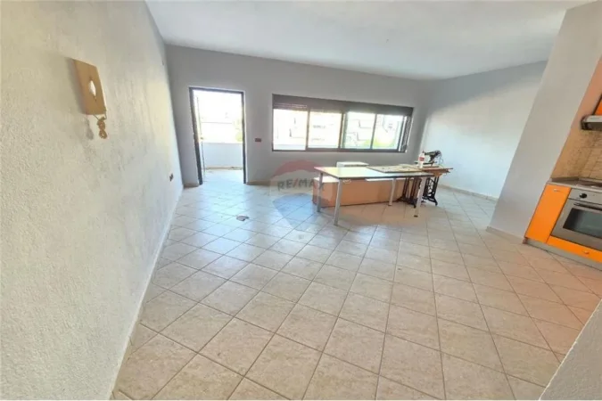 Tirane, shitet apartament 2+1+Ballkon , 121 m² 278.000 € 